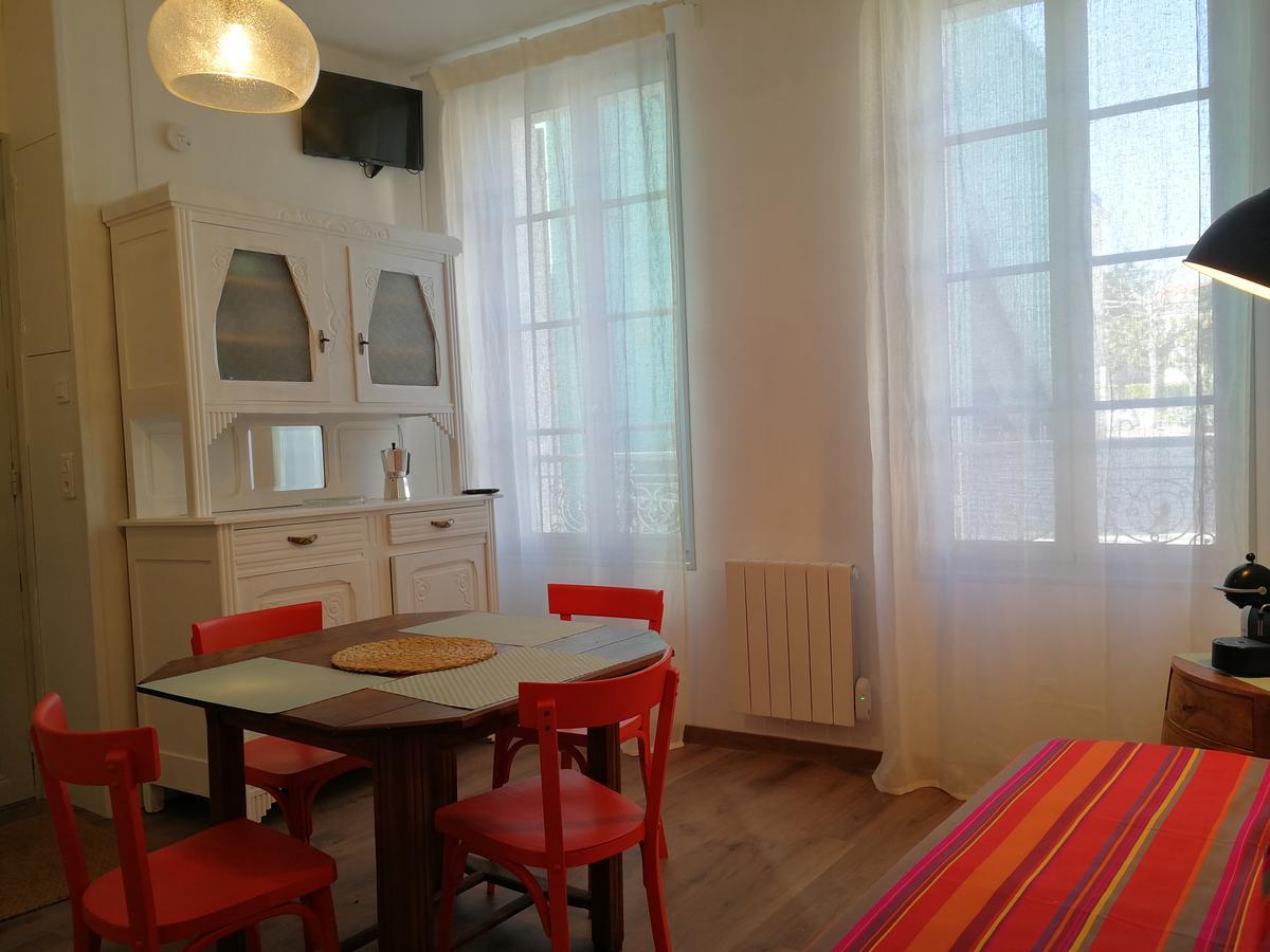 La Loge Du Theatre - Saintes Apartment ภายนอก รูปภาพ