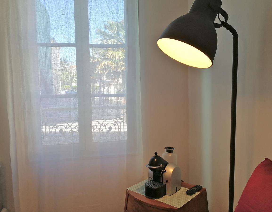 La Loge Du Theatre - Saintes Apartment ภายนอก รูปภาพ