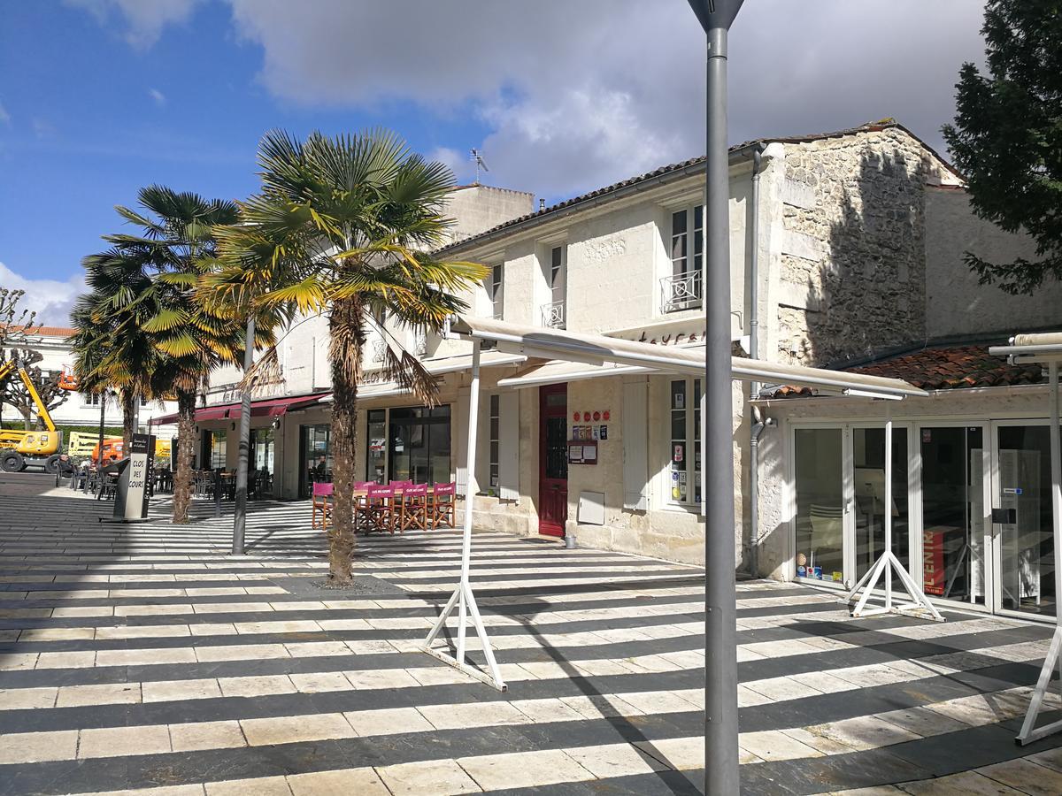 La Loge Du Theatre - Saintes Apartment ภายนอก รูปภาพ